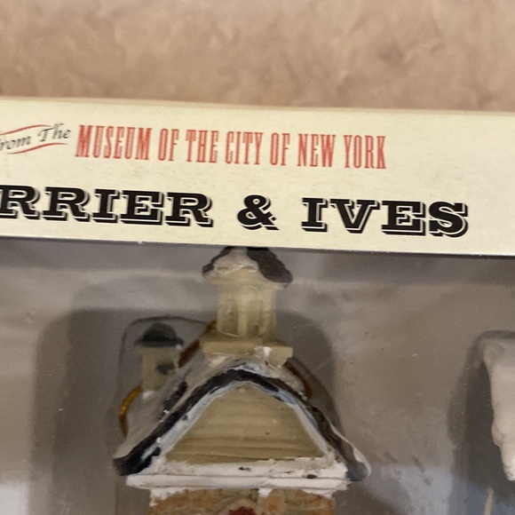 Currier and Ives 6 piece Christmas ornament set - Picture 2 of 12